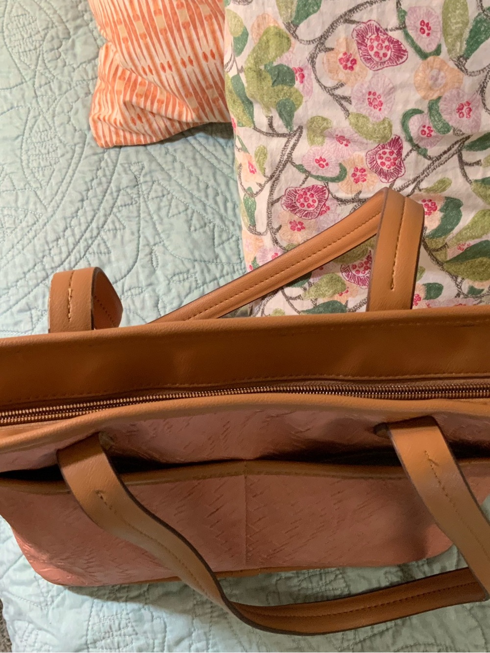 Rosetti Pink Woven Large Handbag with Tan Trim and Straps - Picture 4 of 7